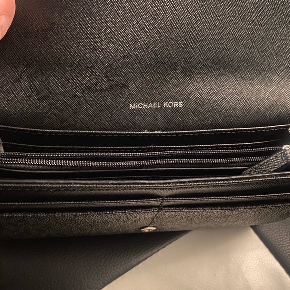 Michael kors black purse and wallet - Picture 2 of 9